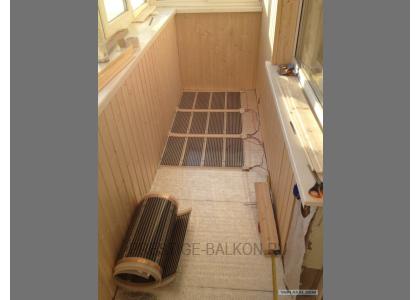 Теплое остекление лоджии пластиковыми окнами с теплым пленочным ИК полом в Пушкино