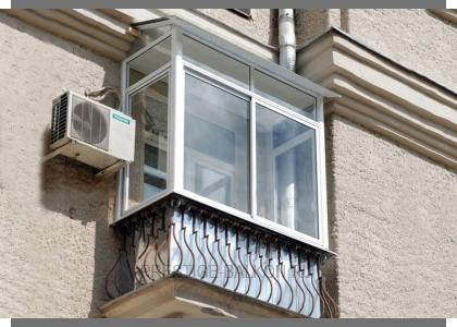 Холодное остекление балкона алюминиевыми окнами с металлической крышей Пушкино