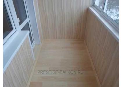 Теплое остекление балкона пластиковыми окнами со змеевидным водяным теплым полом в Пушкино