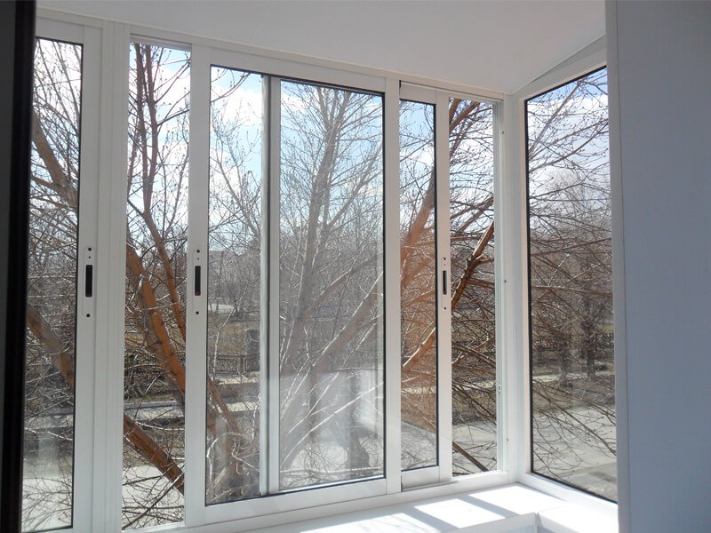 Раздвижное остекление в квартире в Пушкино